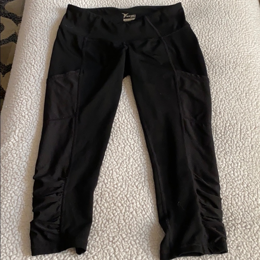Old navy workout capris size small